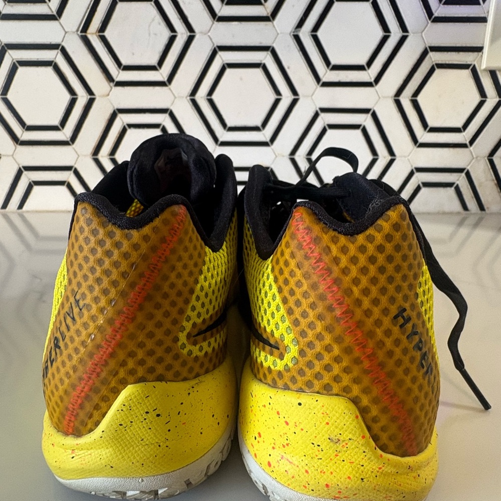 Nike Hyperlive - Picture 7 of 8